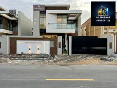 Luxury villa, price includes electricity, water, and air conditioning, negotiable. Freehold ownershi