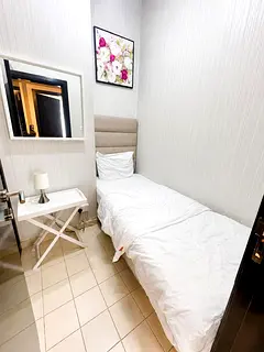 Dubai marina, for female , private bedroom, walking distance tram and metro