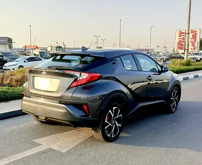 2018 Toyota C-HR — фото 5