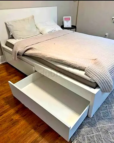 Ikea malm queen size bed with matters 2 storage