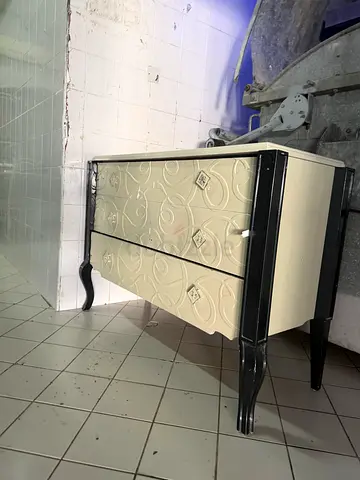 Free wood dresser 3 levels big and good