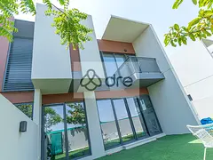 Single Row | Vacant On Transfer | Corner Unit