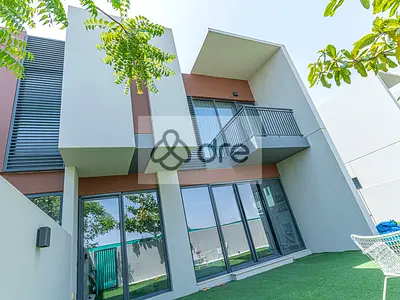 Single Row | Vacant On Transfer | Corner Unit