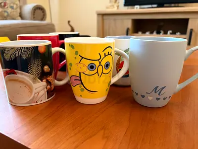 Set of 6 Mixed Ceramic and Porcelain Coffee/Tea Mugs - Good Condition