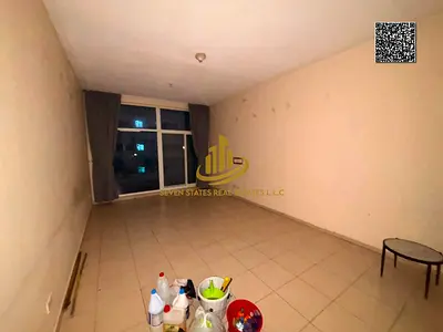 شقة غرفتين وصالة للإيجار في برج عجمان، مع موقف سيارات، إطلالة على البحر، السعر ٥٠ ألف، حديقة، صالة رياضية