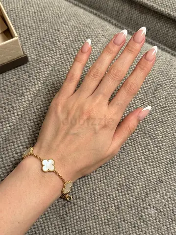18k Gold-tone clover bracelet with mother-of-pearl inlay - elegant condition