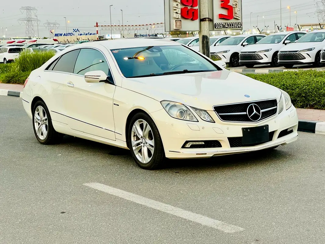 Mercedes-Benz E-Class 2009 — photo 1 of 16