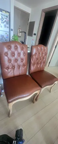 6 chairs of vintage-style brown leather dining chairs with tufted backs