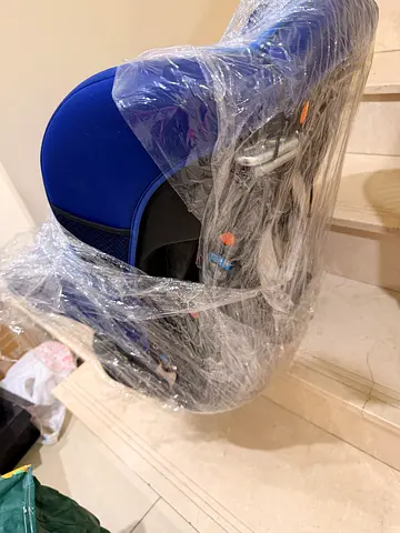 Used infant/toddler car seat in blue - good condition