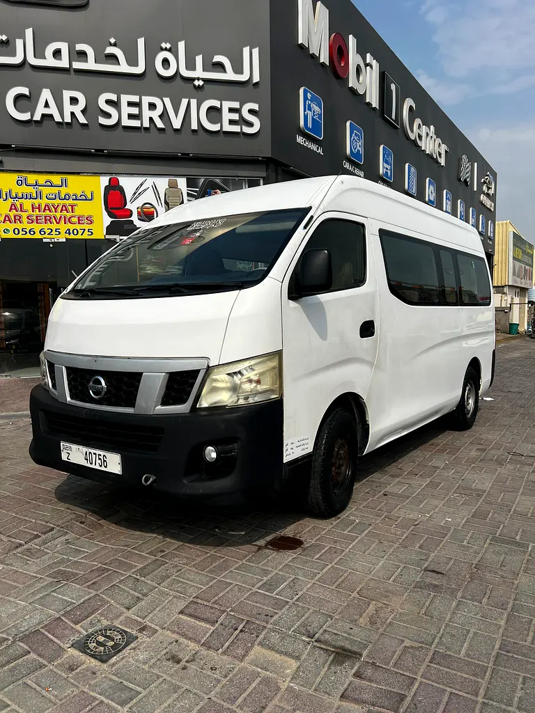 Nissan Urvan 2017 — photo 1 of 7