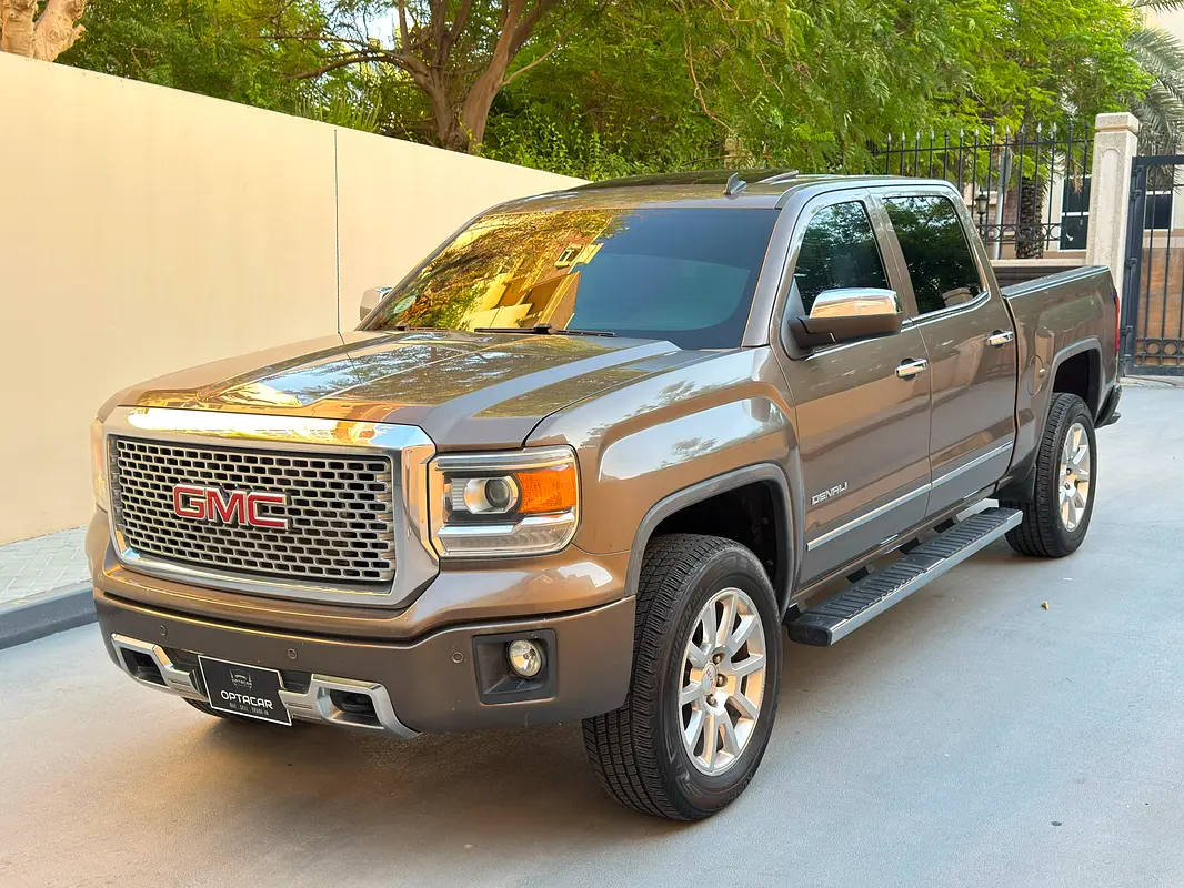 GMC Sierra 2015 — photo 1 of 20