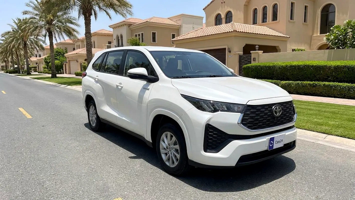Toyota Innova 2024 — photo 1 of 13
