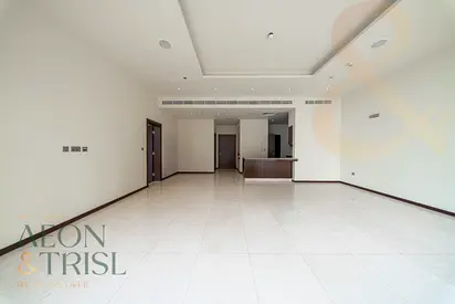 Large 1 Bedroom Sea Fronds and Burj Al Arab Views