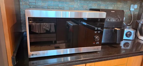 LG Stainless Steel Countertop Microwave - Good Working Condition