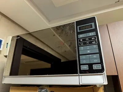 Sharp Countertop Microwave Oven - Good Working Condition