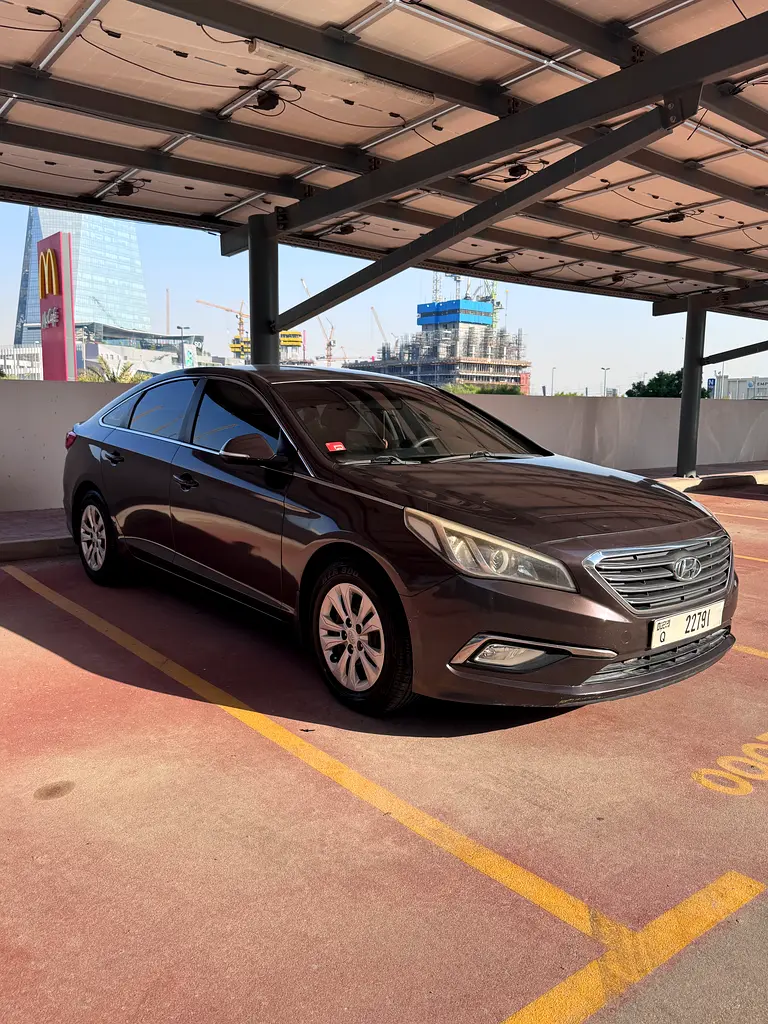 Hyundai Sonata 2015 — photo 1 of 6