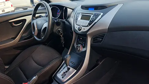 صورة 8 لـ 2014 Hyundai ELANTRA