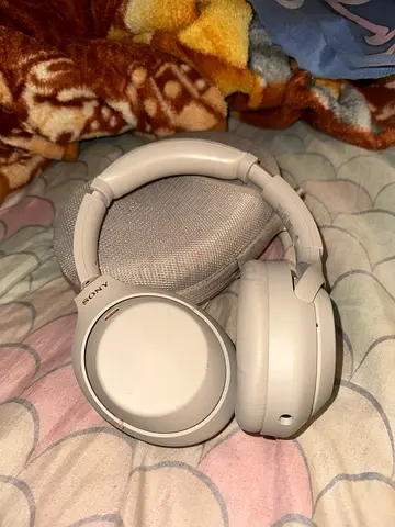 Sony WH-1000XM4 Wireless Noise Cancelling Headphones - White, Good Condition