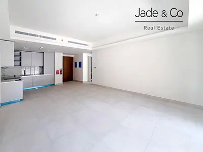 Community Expert | Brand New | Close to Beach
