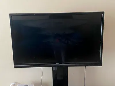 TCL 32” lcd tv