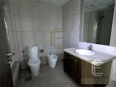 SPACIOUS 3 BR | VACANT | PRIME LOCATION