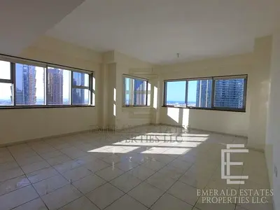 SPACIOUS 3 BR | VACANT | PRIME LOCATION