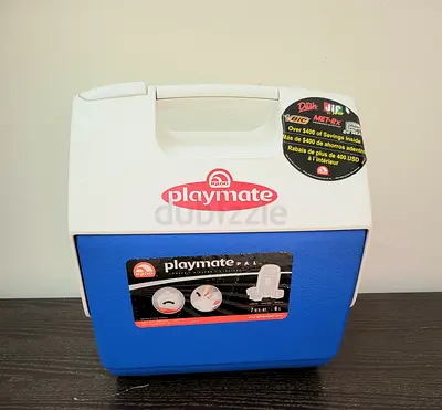 Portable Playmate Cooler / Ice Chest IGLOO made in USA with Flip top Lock and Handle