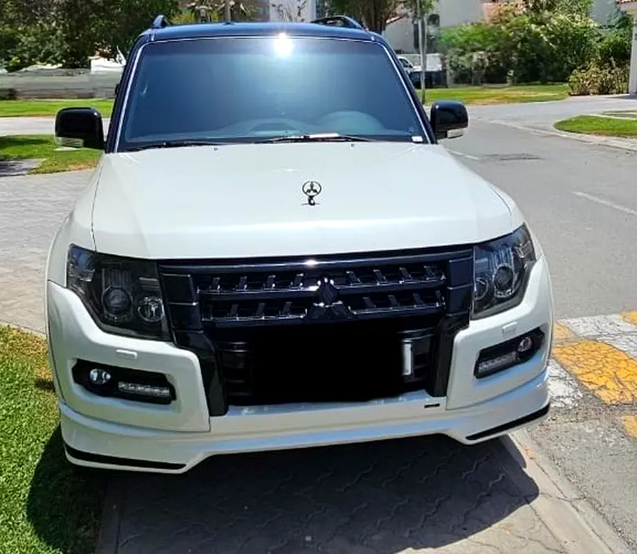 Mitsubishi Pajero 2020 — photo 1 of 6