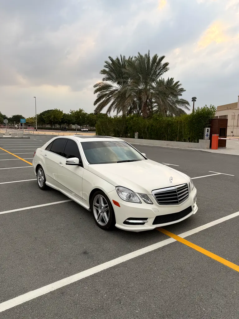 Mercedes-Benz E-Class 2013 — photo 1 of 19