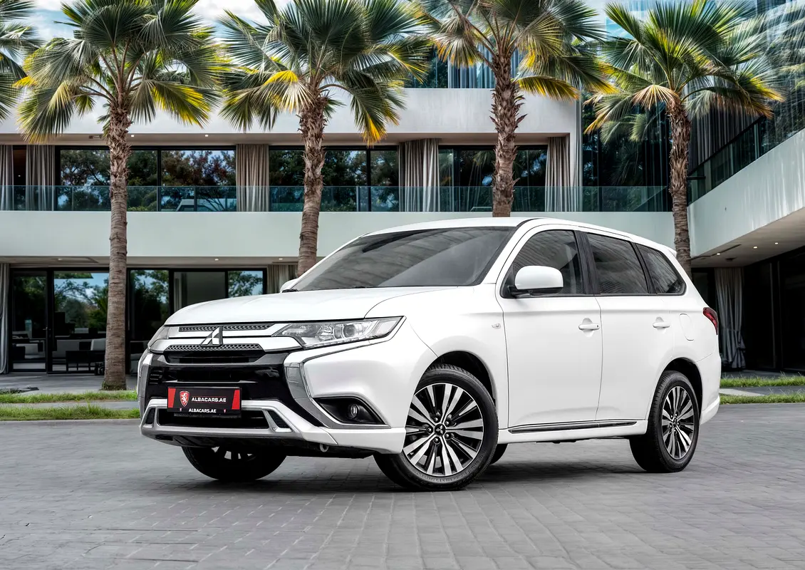 Mitsubishi Outlander 2022 — photo 1 of 14