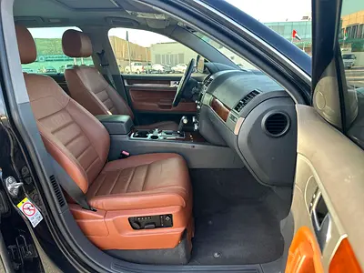 2010 Volkswagen TOUAREG 照片 2