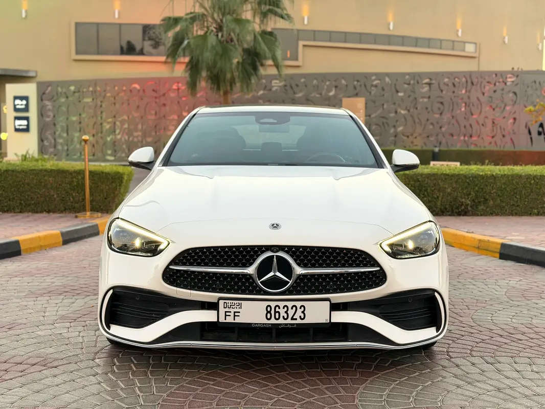 Mercedes-Benz C-Class 2023 — photo 1 of 18