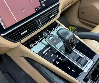 2018 Porsche CAYENNE — миниатюра 16