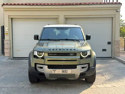 LAND ROVER DEFENDER P400 - 110 LAUNCH EDITION - GCC - 7 SEATER - FULL SERVICE HISTORY