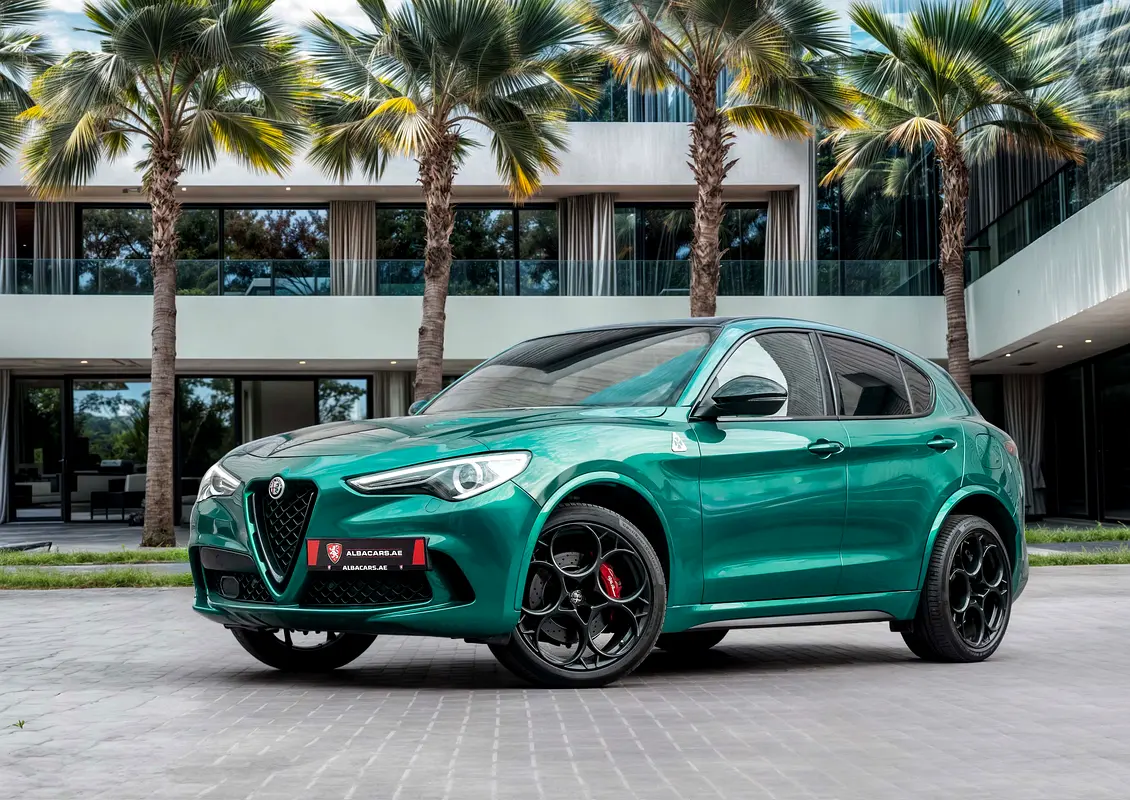 Alfa Romeo Stelvio 2023 — photo 1 of 14