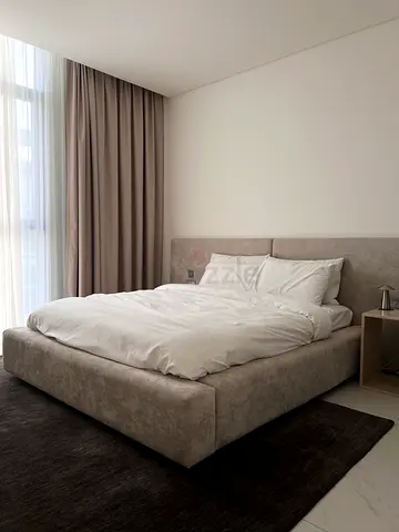 Bedframe + headboard (queen 160cm x 200cm)