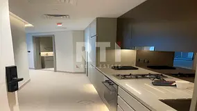 Modern studio| Prime location| Community view