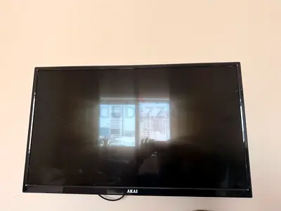 Akai 32-inch LED TV - Good Working Condition