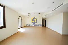 Huge Corner 4 BHK with Maid's Study + Store all en-suite bathroom Closed Kitchen Skyline View