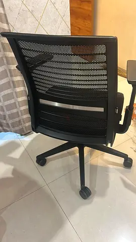 .Steelcase Think V2 Office Chair, Contemporary Style, Black, Aluminum, Integrated LiveBack System