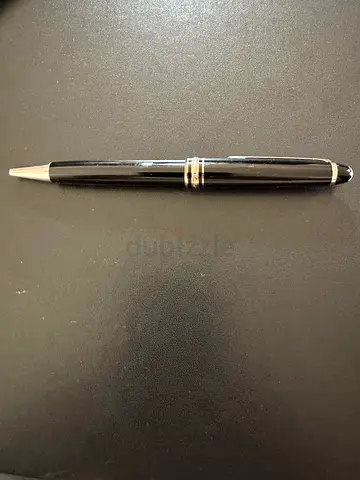 Mont Blanc Meisterstuck Classique Black/ Platinum Trim Ballpoint pen - very good condition.
