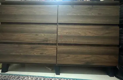 Wooden 6-Drawer Dresser / Chest in a very Good Condition
