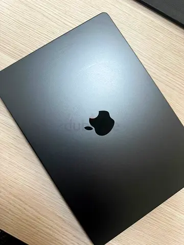 Apple MacBook Pro 14-inch (M5) — 16GB RAM, 512GB SSD, macOS Tahoe