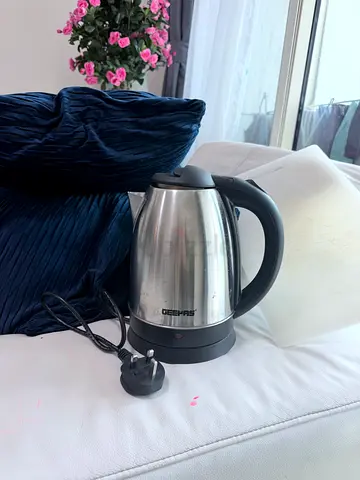 Geepas Stainless Steel Electric Kettle - 1.7L, Good Working Condition
