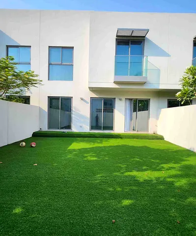 **Luxury 3-Bedroom Premium Townhouse for Rent!**