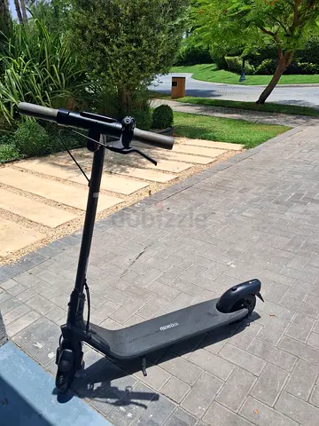 Segway Ninebot E2 0751 Electric Scooter - Good Condition 20km speed