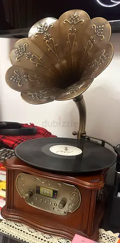 Vintage-style Gramophone Record Player with USB/MP3 and Bluetooth