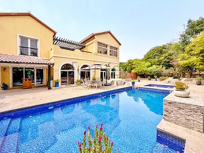 Luxury | Huge Plot Valencia | 5 Bed + Study + Pool