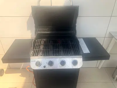 Gas BBQ Char-Broil140 892