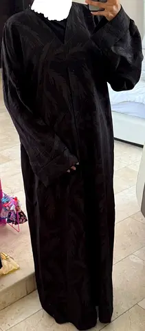 Black/Brown Textured Abaya in Excellent Condition, Size 56, Never used